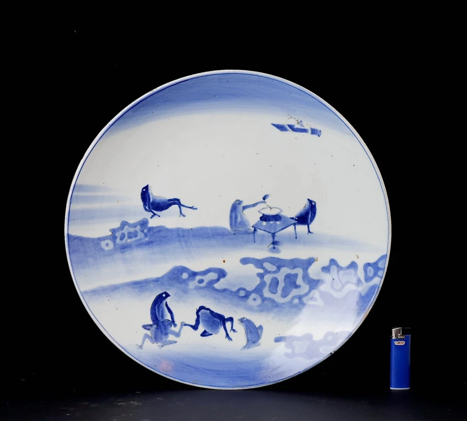 Потрясающая большая фарфоровая тарелка Imari с игривым мотивом лягушек. 19-го века .ZK81 - Изображение 3 из 4