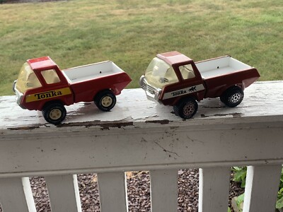 VINTAGE TONKA STEEL HORSE FARM PICKUP TRUCKS SET OF 2 (20E)