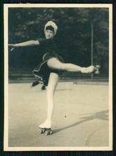 2x Foto Ursula Ante Rollschuh-Club Dortmund Training auf Vereinsgelände 1936-45