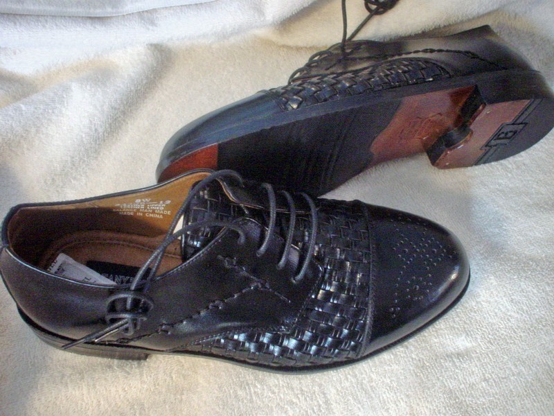 Botany 500 Number 44386 - 12  Men's Leather Dress Shoe Size 7.5 M  Black NEW