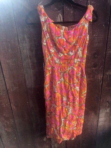 Stunning Tropical Pink Orange 60s Floral Psychadel