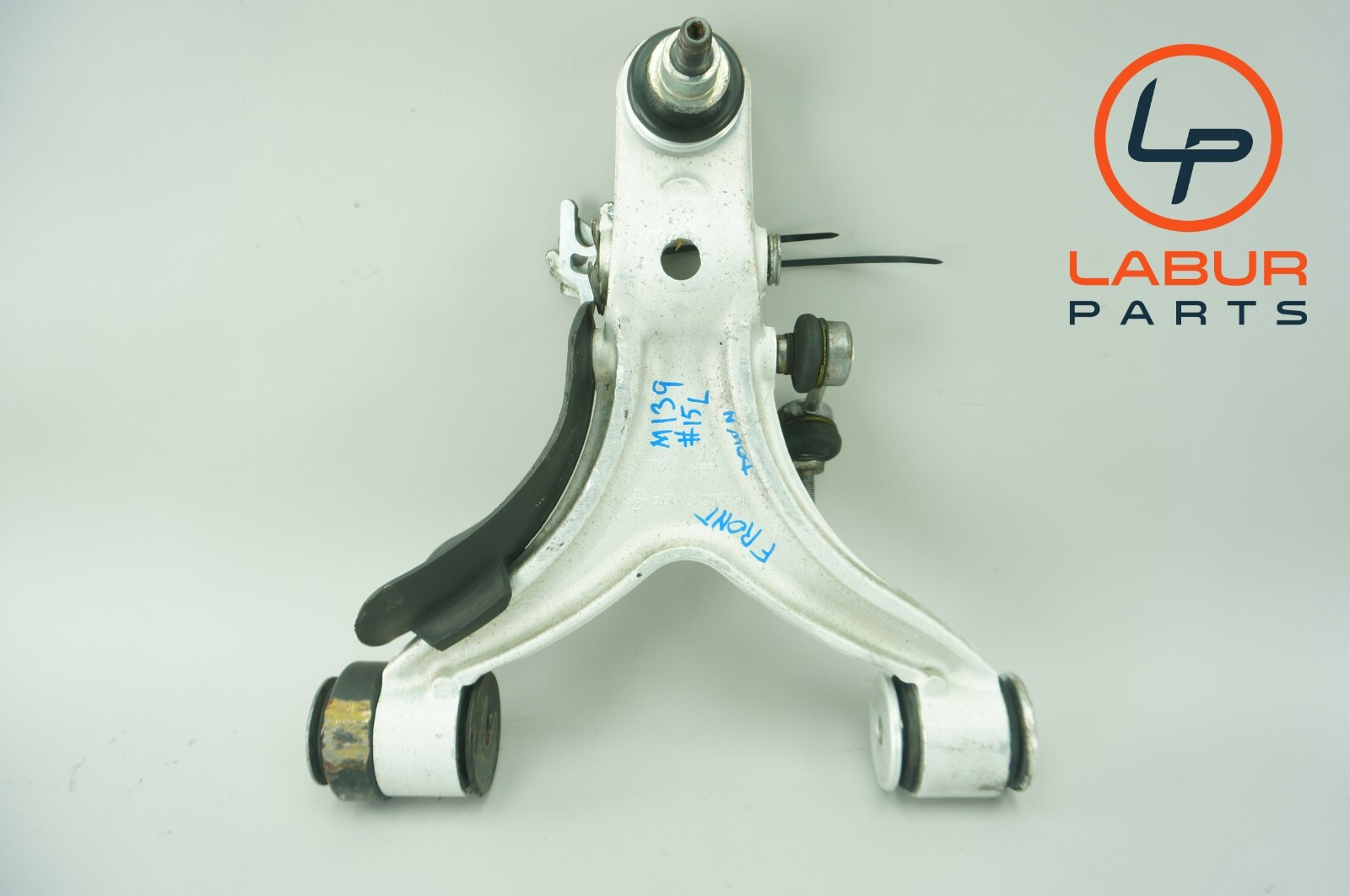 M139 Maserati 04-08 Quattroporte Front Left Driver Side Control Arm Set Z4577
