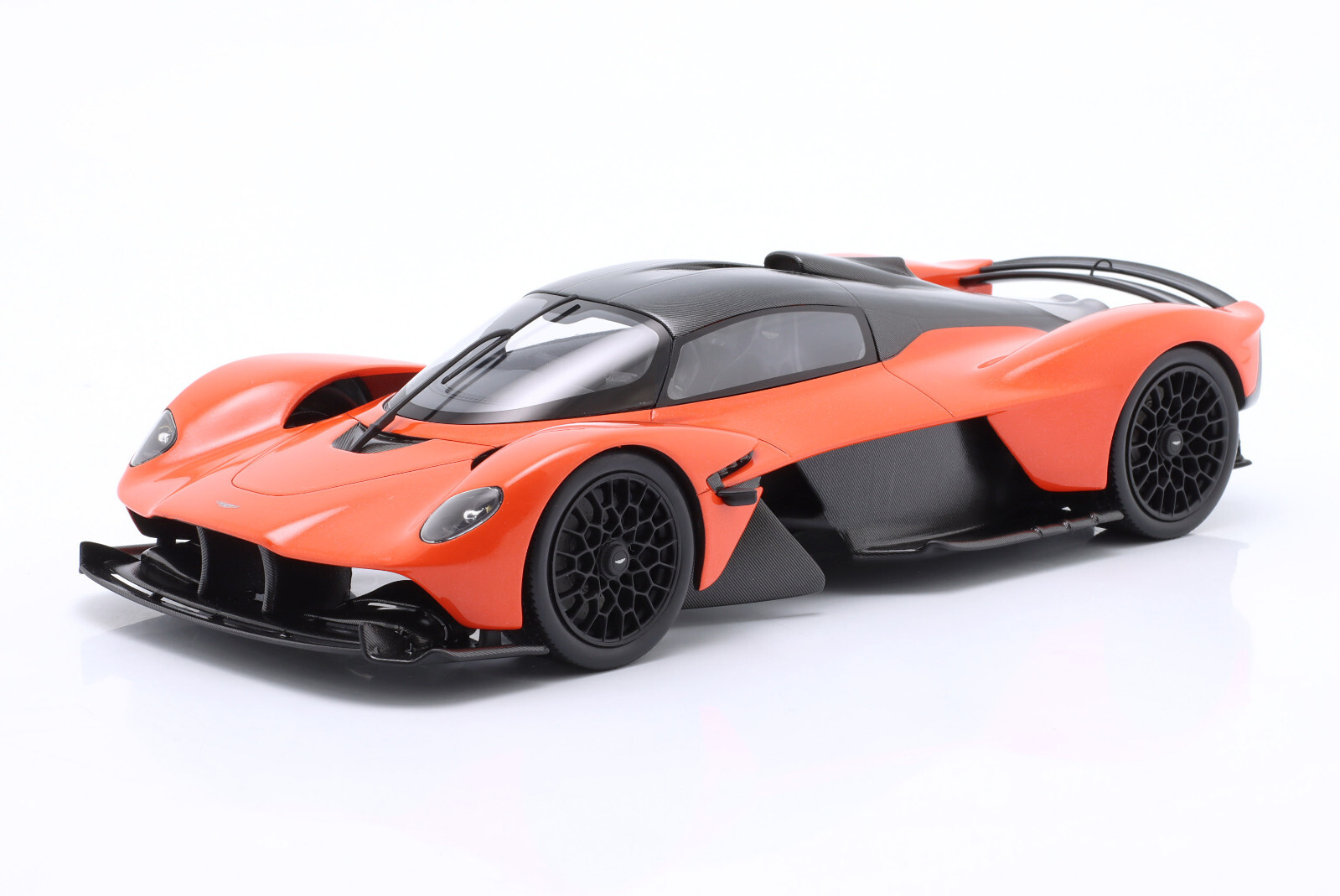 Schuco Aston Martin Valkyrie 2021 1:18 450048800