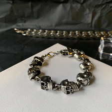 Totenkopf Armband aus geschwärztem Silber - einzigartiger Gothic Schmuck