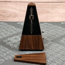 METRONOME Metronomo Meccanico Amico Colore Teak Plastica (Nuovo senza scatola)