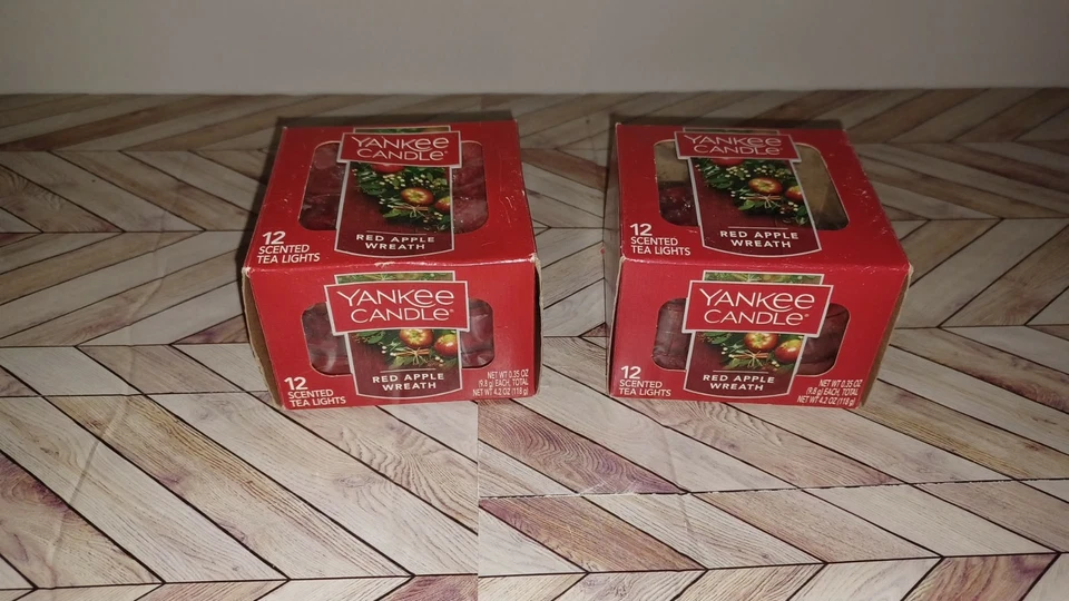 Lot of 18 Yankee Candle Red Apple Wreath Scented Tea Lights - Image 1 of 1