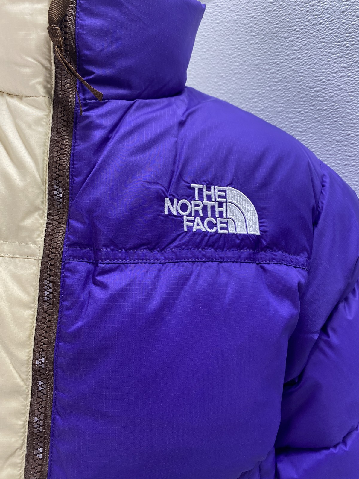 The North Face x Supreme Mens Split Nuptse Puffy Jacket Size S Gravel, Purple thumbnail 4