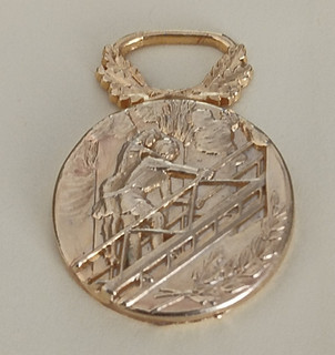 SUPERBE MEDAILLE UNION DEPARTEMENTALE DES SAPEURS POMPIERS ( SANS RUBAN )