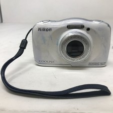 Nikon COOLPIX S33 13.2MP Waterproof 3x Optica...