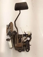 2010 CHRYSLER TOWN AND COUNTRY GAS BRAKE PEDAL ASSEMBLY OEM