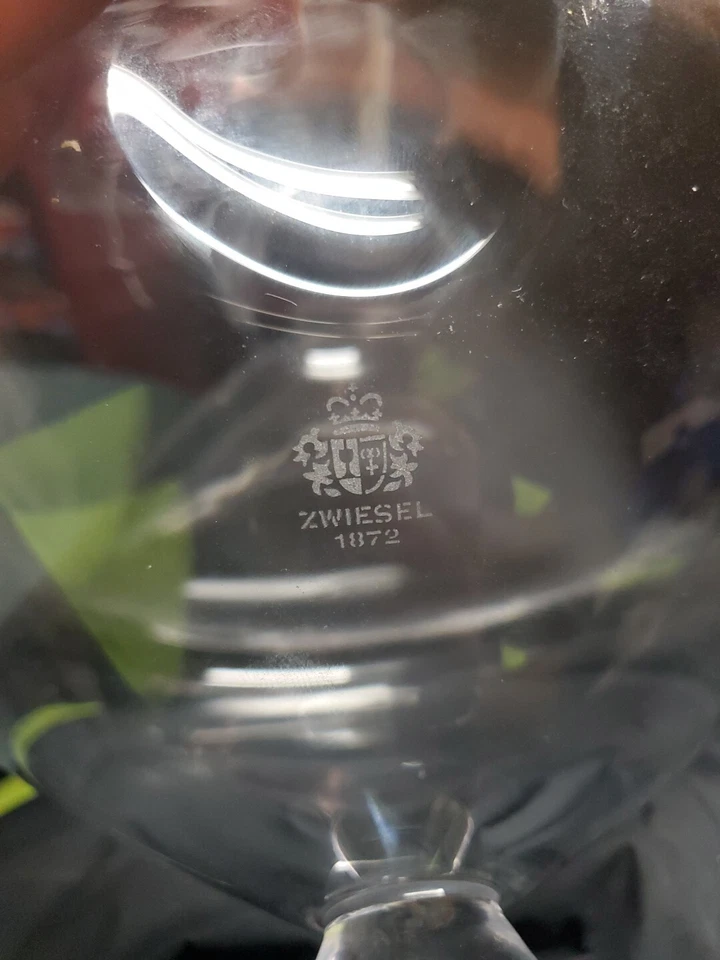 Decantador de vino inclinado Schott Zwiesel 1872 hecho a mano de vidrio Tritan Crystal Rouge 1L Foto 3 de 4