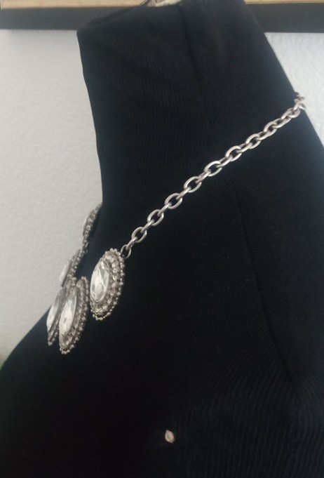 Adjustable Rhinestone and Glass Statement Necklac… - image 4