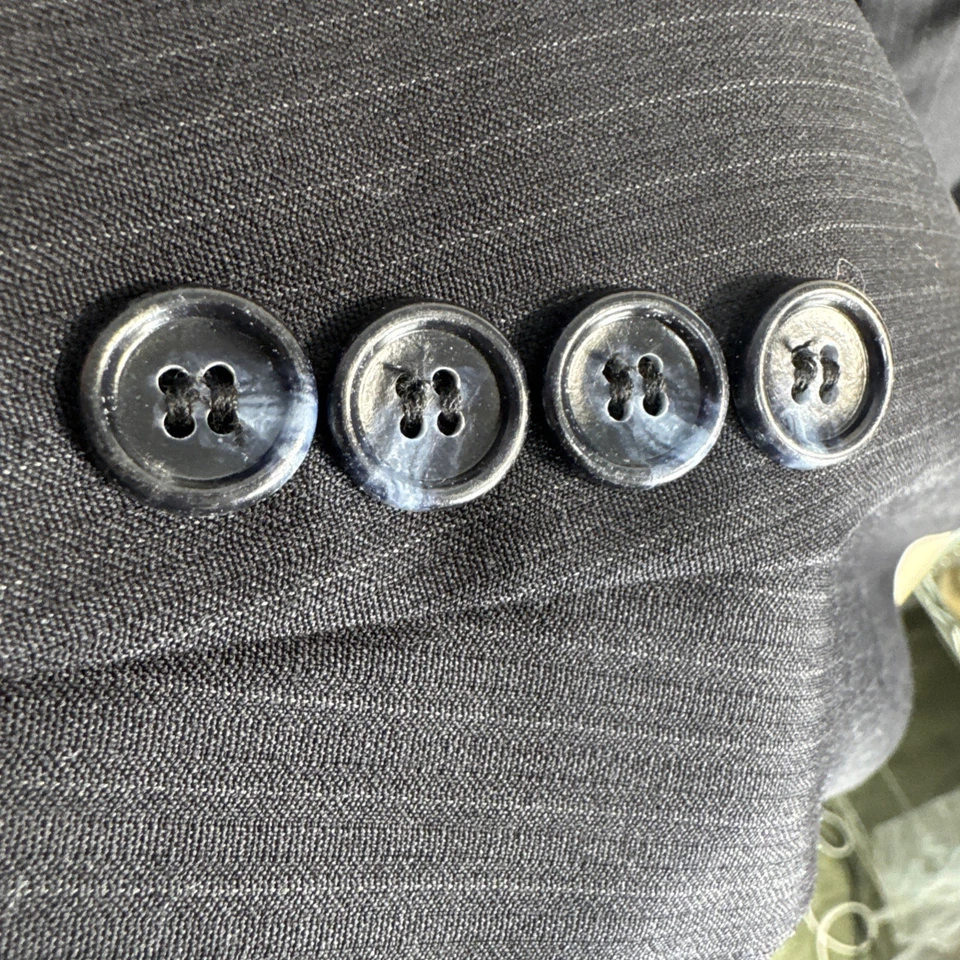 Traje Jones New York 48L 2 Piezas Azul Marino Oscuro Rayas 100% Lana 42x31 2 Botones Foto 2 de 4