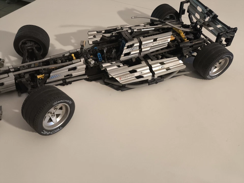 LEGO Technic 8458 Silver Champion, photo 1 sur 5
