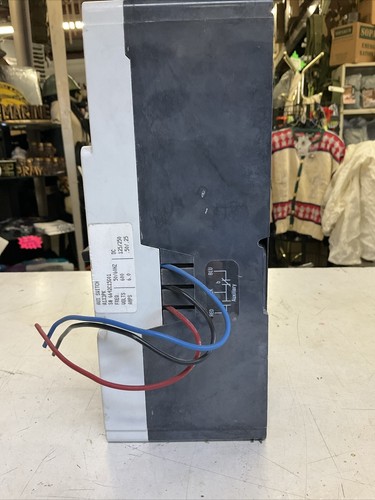 WESTINGHOUSE DK3300 300 AMP CIRCUIT BREAKER 3 POLE 240 VAC - Picture 2 of 11