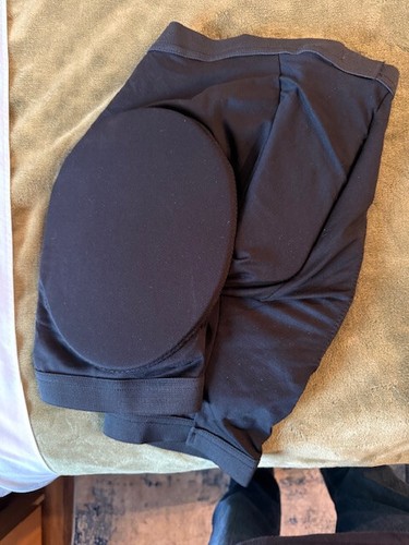 Hip/tail bone padded shorts, Skateboarding/Rollerskating/BMX/Scooter size 28-30 - Picture 3 of 3