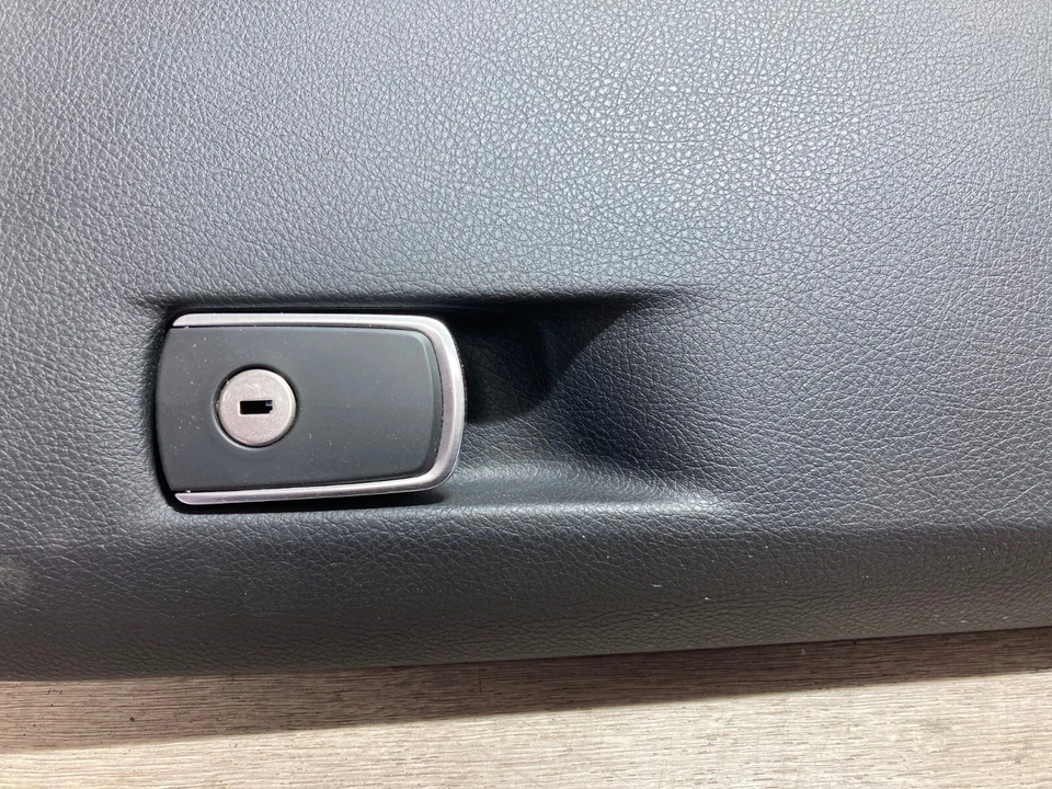 BMW 440i 2013 tablero delantero guantera compartimiento de almacenamiento Foto 3 de 4