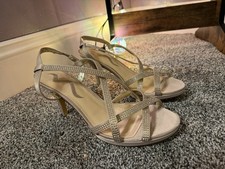 Nina champagne Strappy Open Toe Heels Size 8 With Beautiful Rhinestones New