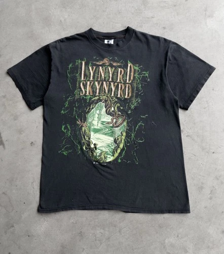 Lynyrd Skynyrd Tour T-Shirt Made In USA Band Te 1990s vintage concert t-shirt, vintage, single stitch, B+ condition