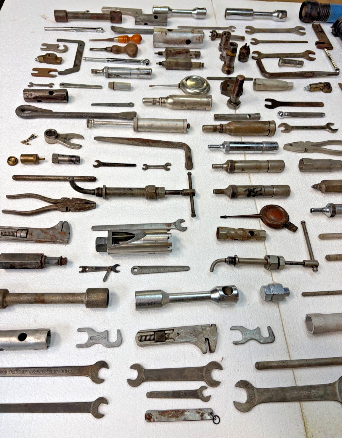 ROLLS ROYCE DAWN WRAITH BENTLEY SUMP TOOL. LARGEST 1946-1965 INVENTORY ON EARTH