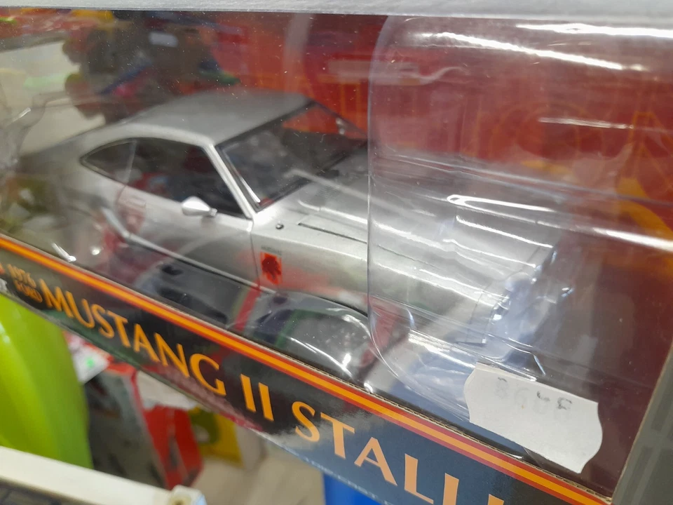 Greenlight 12890 Ford Mustang II Stallion 1976 1/18 - Immagine 2 di 2