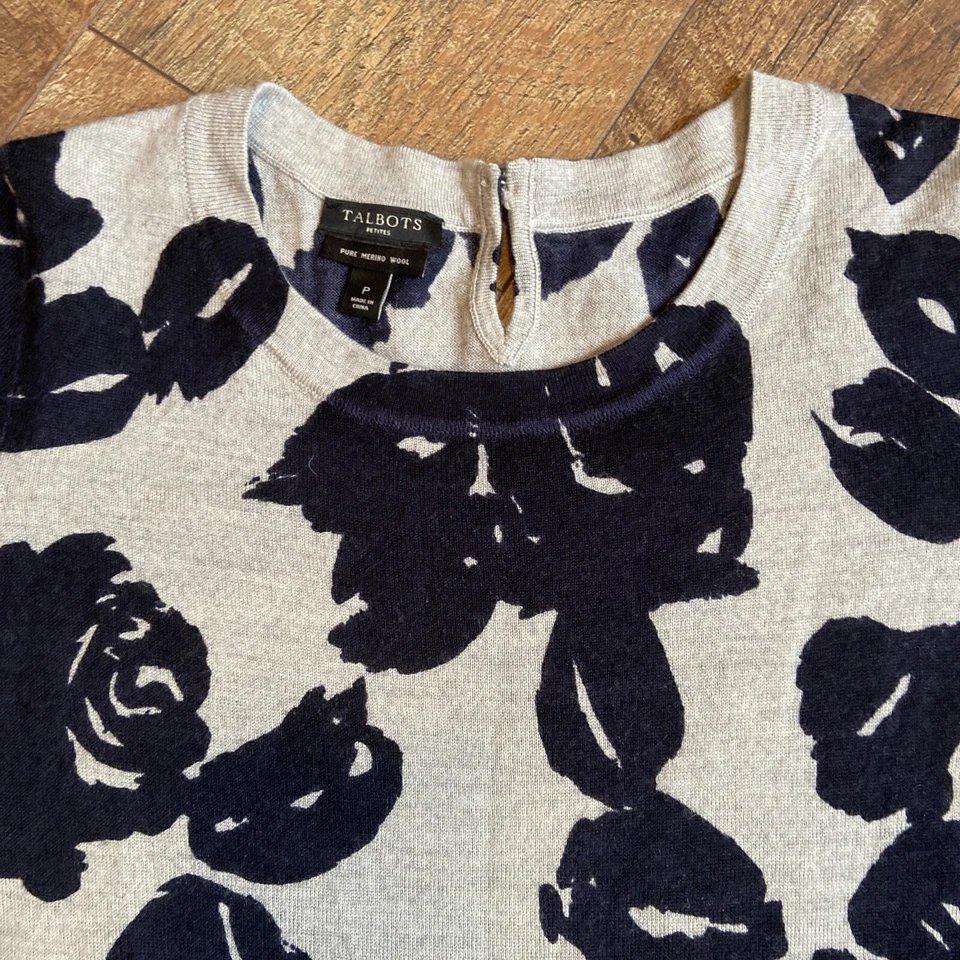 Talbots | Suéter fino ligero 100 % lana merino negro rosa sobre gris mascota pequeña Foto 3 de 4