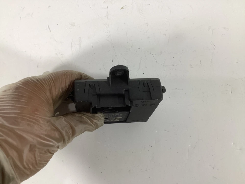 Módulo de control de puerta trasera izquierda Land Rover Range Rover HSE 2010-2012 OEM. Foto 3 de 4