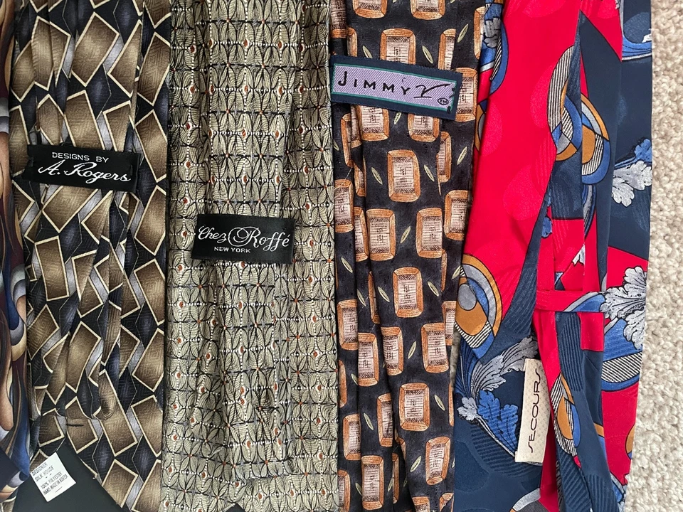 Lote de 5 Corbatas de Diseñador Hombre Marrón, Azul, Rojo Patrones y Colores Foto 3 de 4