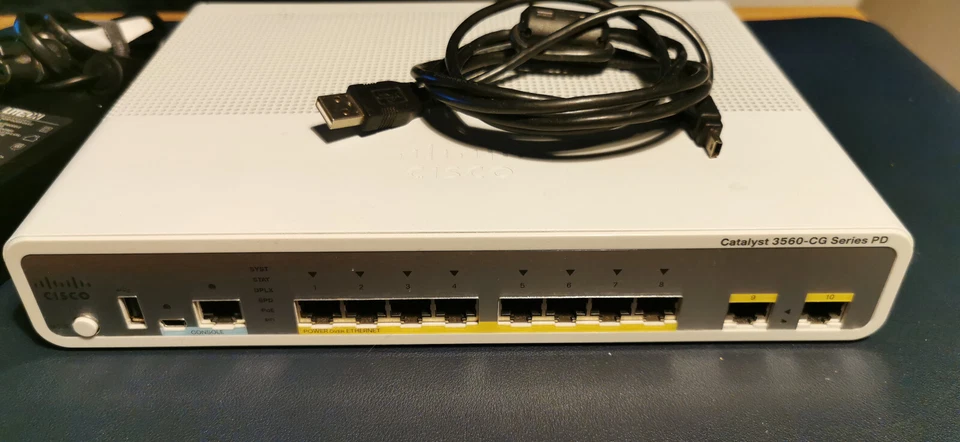 Cisco Catalyst 8 Port GB Switch 3560 WS-C3560CPD-8PT-S V03 - top Zustand