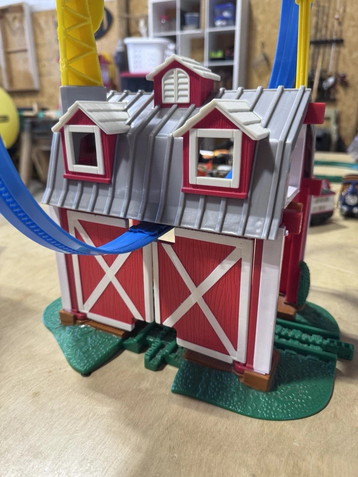 GeoTrax Blast-Through Barn Complete Set RC Plane & Remote Works Fisher-Price - Image 2 of 4