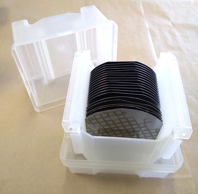 SEMICONDUCTOR SILICON WAFER 19 PCS. EMPAK ULTRAPAK 125MM PH9125 WAFER CARRIER