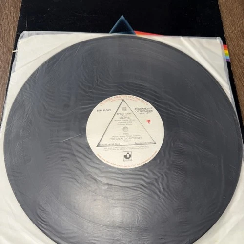 Vintage 1973 Vinyl Record Pink Floyd Dark Side of The Moon, Original Master Rec.