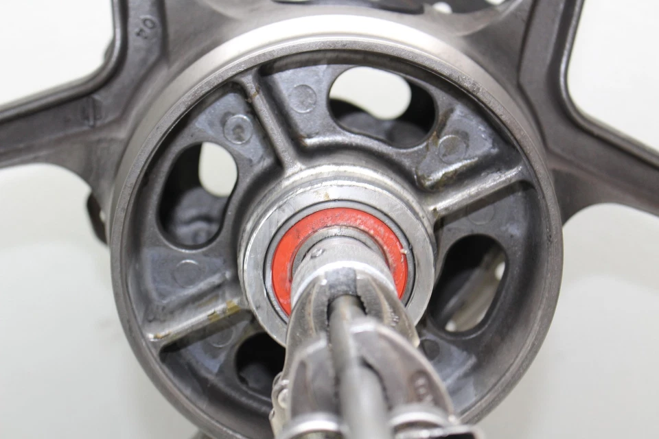 Llanta trasera Kawasaki Ninja ZX-6R ZX636C 2005-2006 (recta) Foto 2 de 4