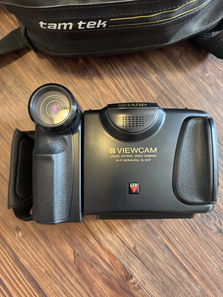 Sharp 8 Viewcam VL-E37 Video Camcorder & Accessories ❌UNTESTED FOR PARTS❌ - Image 2 of 3