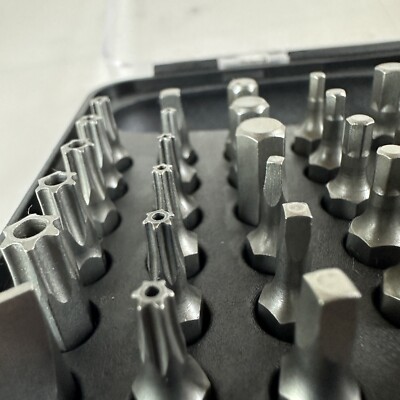 NEW Tactix 71 Piece Premium Screwdriver & Bit Set in a Durable