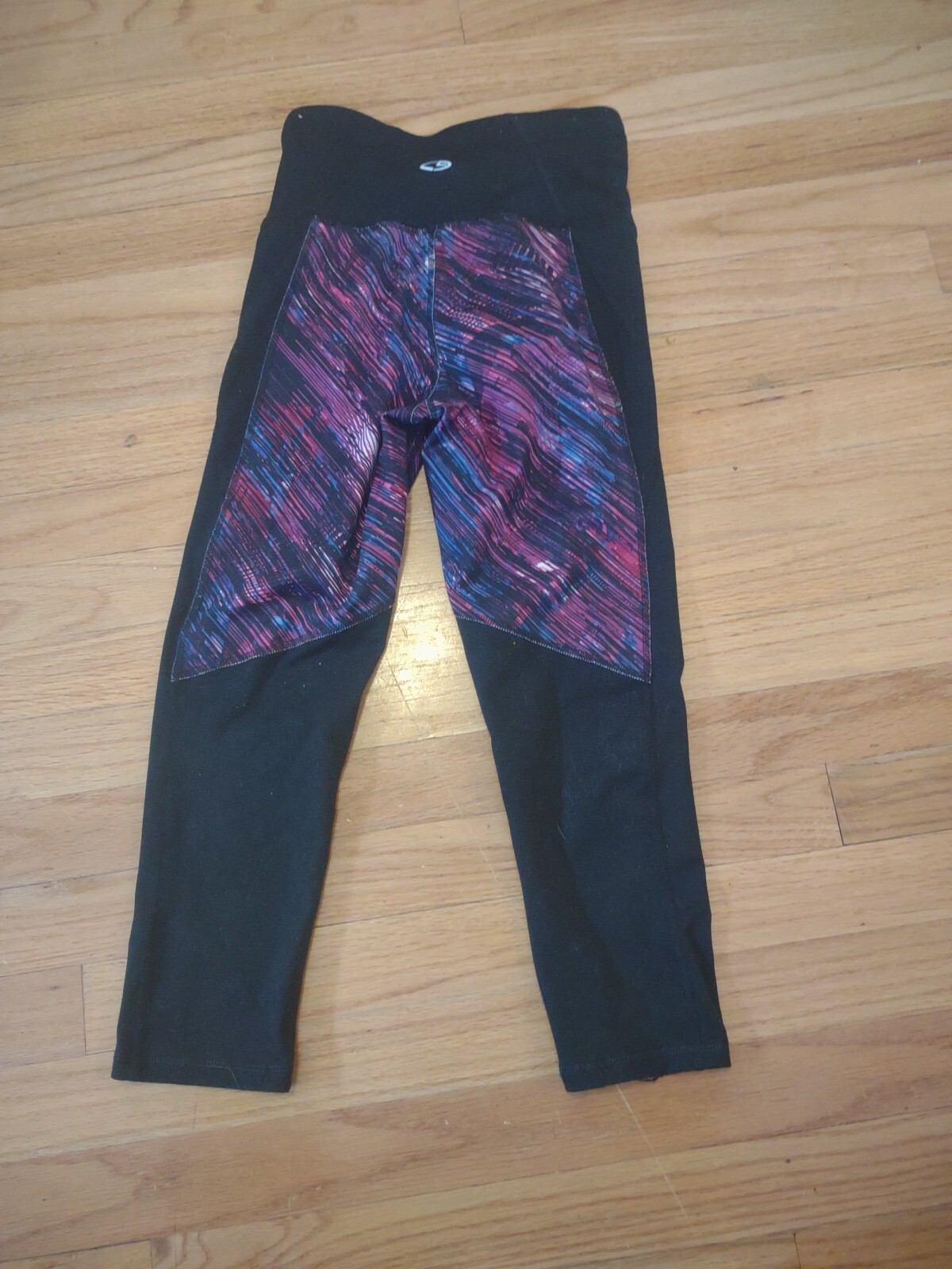 как выглядит Champion Duo Dry Workout Leggings Black With Purple Design In Center фото
