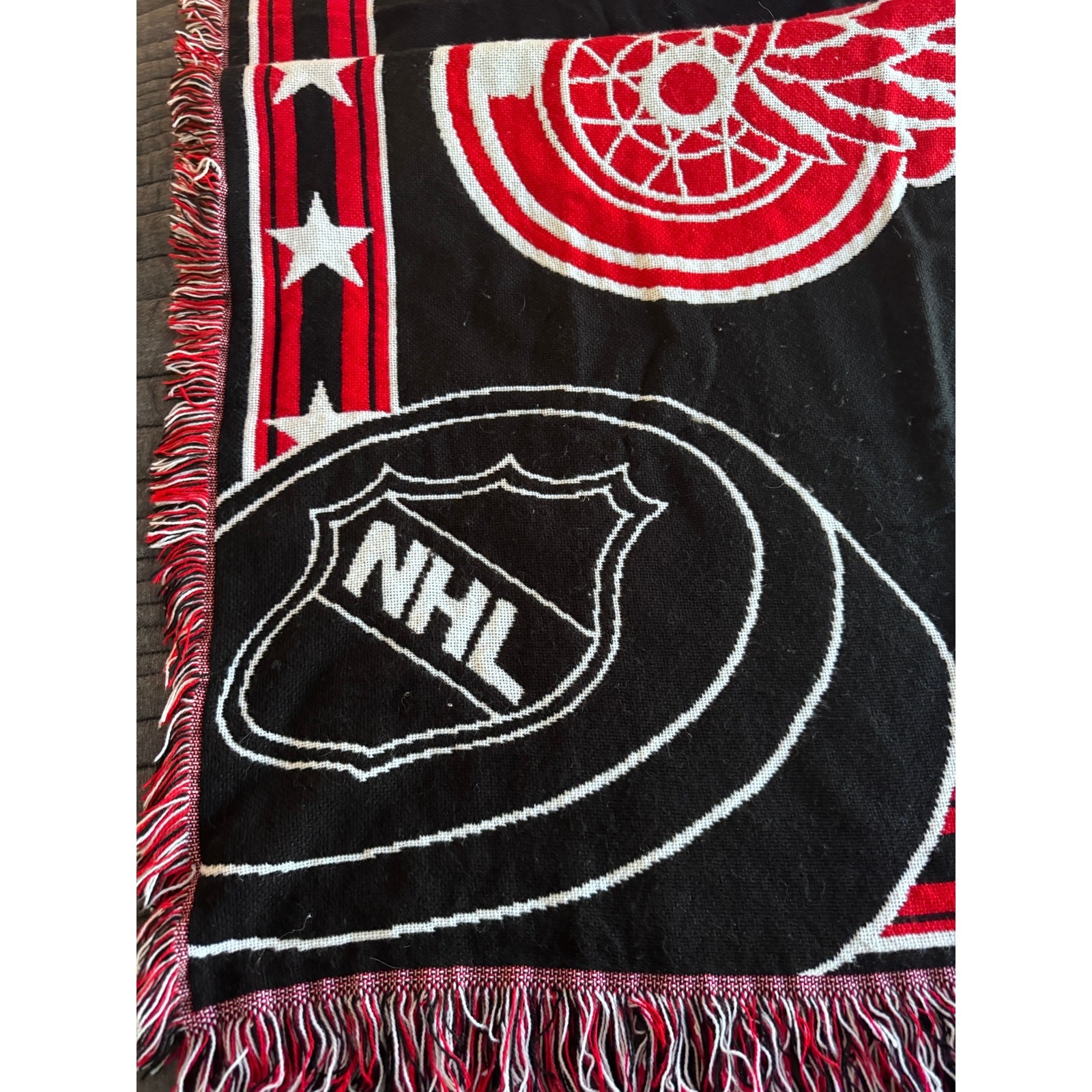 The Northwest Company NHL Detroit Redwings Black Heavy Acrylic Blanket 6' x 4'