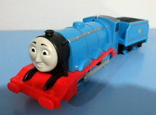 Thomas Friends TrackMaster GORDON Motorized Engine with tender 2013 WORKS
