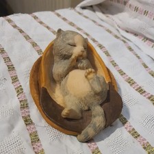 Vintage Aynsley Master Craft Sleeping Cat Kitten in Cap - 1981 - Made in England