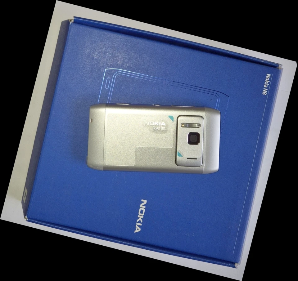 Nokia N8-00 - 16GB - Silber (Ohne Simlock) Smartphone wie neu - Bild 4 von 4