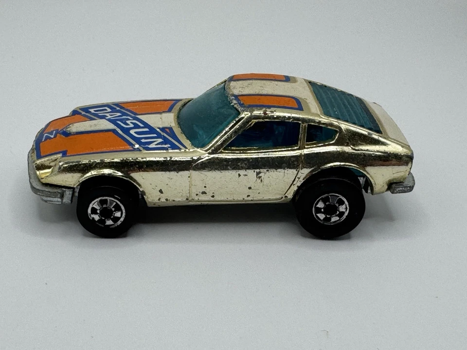 VINTAGE 1976 HOT WHEELS BLACK WALL DATSUN Z WHIZ GOLDEN MACHINES - Image 2 of 4