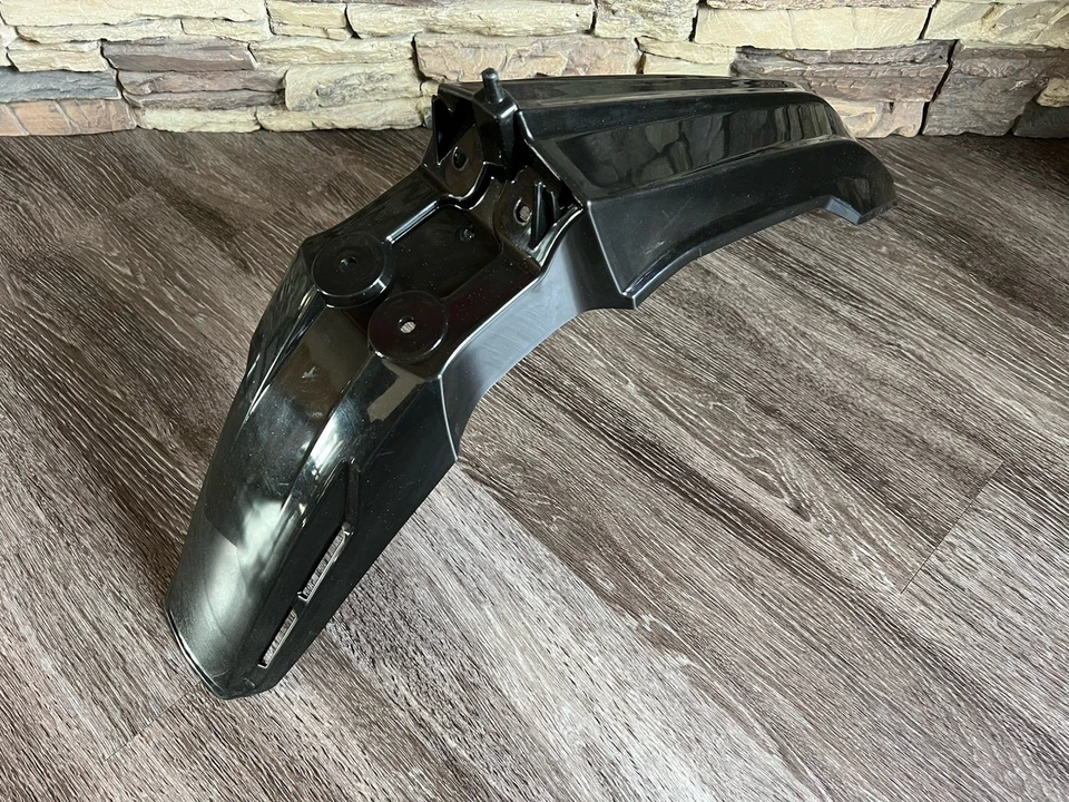 Guardabarros delantero para motocross Suzuki RMZ450 y RMZ250 2019-2025 de UFO SU04939001 Foto 2 de 4