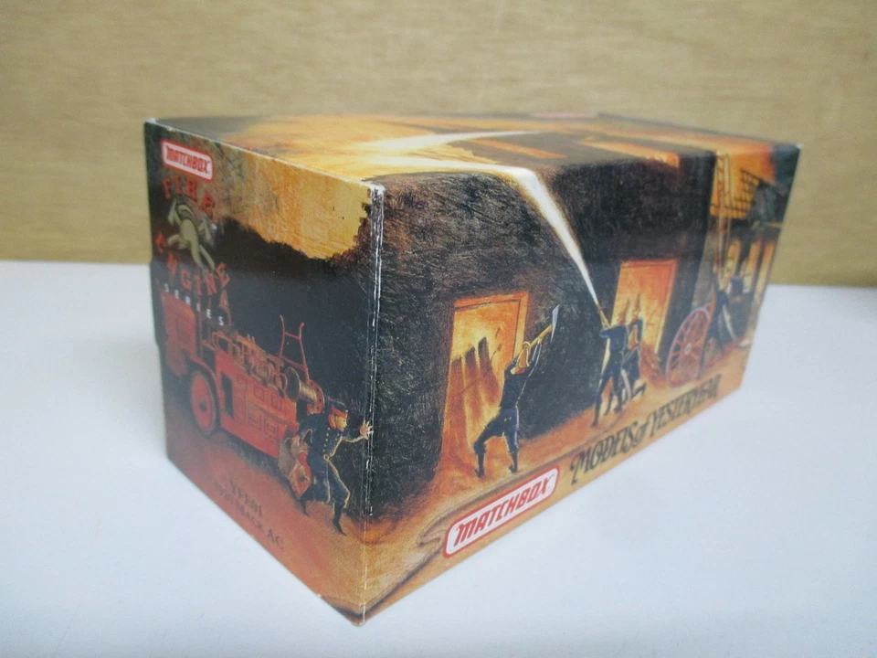 MATCHBOX Models of Yesteryear: Fire Engine YFE01 Mack AC in OVP - Bild 2 von 2