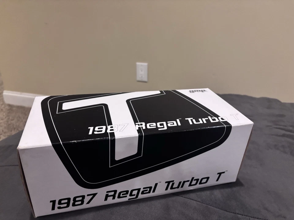 GMP 1/24 Buick Regal Turbo T Blanco 1987 World Limited 1500 Unidades Nuevo En Caja Foto 3 de 4
