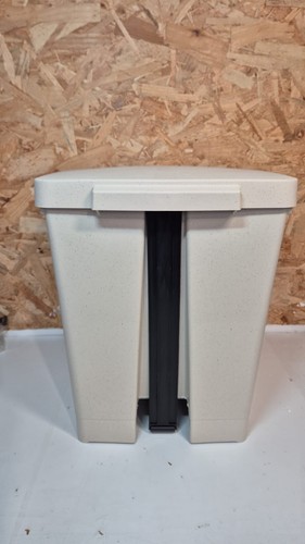 TATAY Cubik ECOHOME Pedal Bin, 21L Capacity, Retractable Pedal, Color Beige - Picture 3 of 11