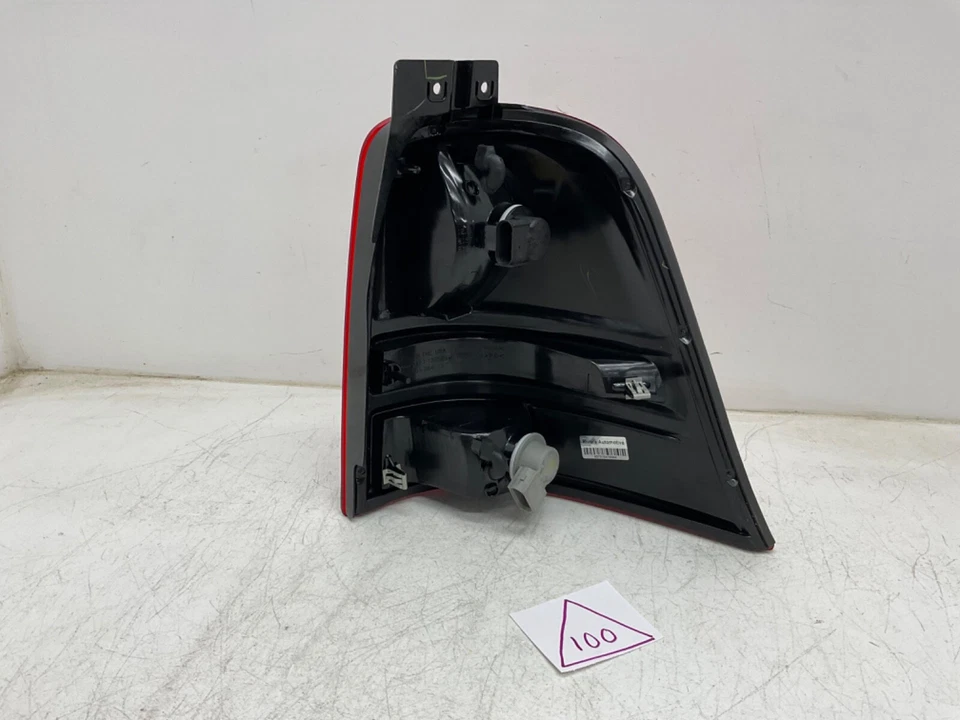 Luz trasera izquierda Ford Freestar 2004 2005 2006 2007 OEM Foto 3 de 4