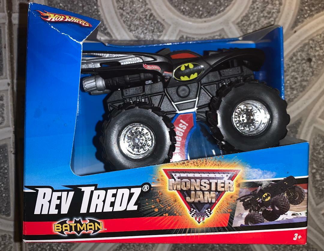 2009 Hot Wheels Monster Jam Rev Tredz Batman Batmobile