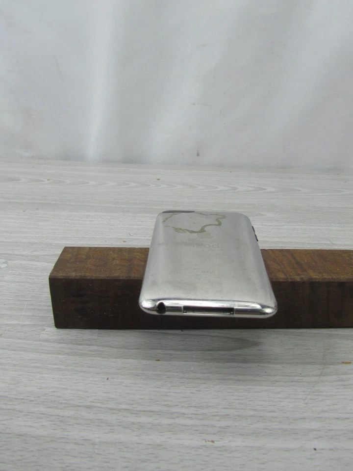 Apple iPod A1288 Black Touch 2nd Generation 16GB For Parts As Is - Image 3 of 4