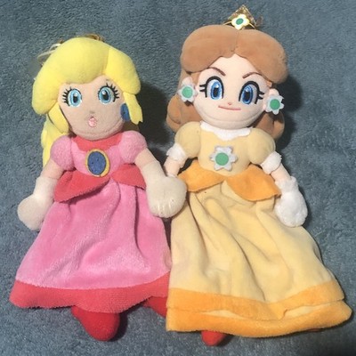 Super Mario Princess Peach & Daisy Plush Toys Lot San-Ei Daisy Nintendo