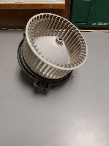 Motor soplador delantero compatible con 97-04 MONTERO SPORT 68965 Foto 2 de 2